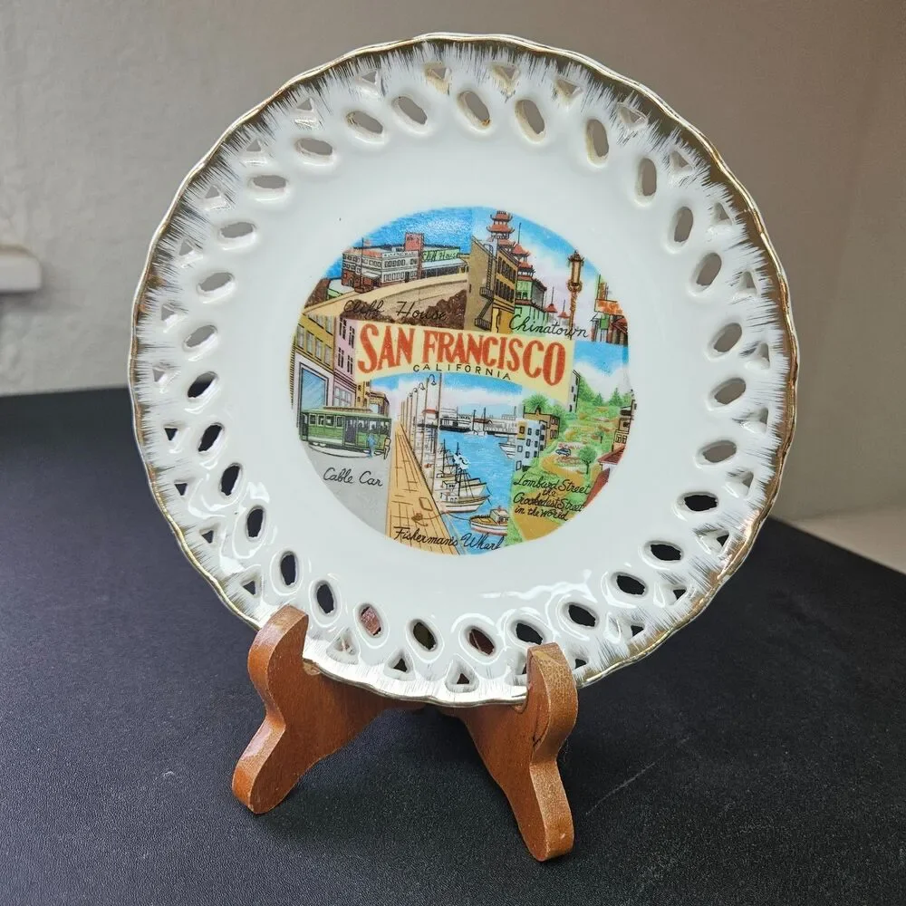 No brand vintage souvenir